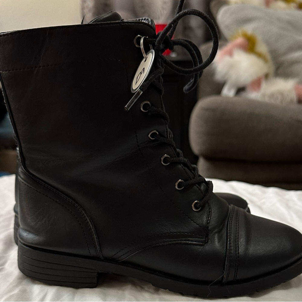 Woman’s Black Boots